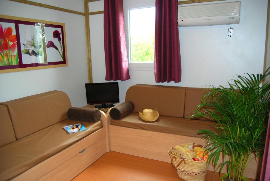 Lagrange Grand Bleu Vacances – Résidence Port Lalande Castelmoron-sur-Lot Habitación foto
